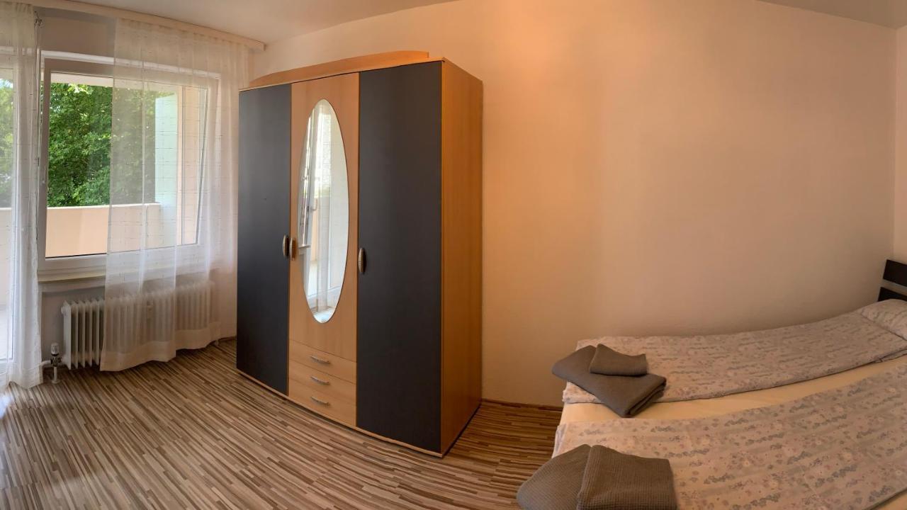 Grosse Und Helle Ferien Wohnung Mit Parkplaetzen Laufenburg Exterior foto